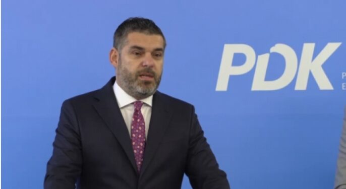Kastrati i PDK-së: Kurti nesër nuk duhet të pranojë pikën që na kërkon t’i harrojmë krimet e Serbisë