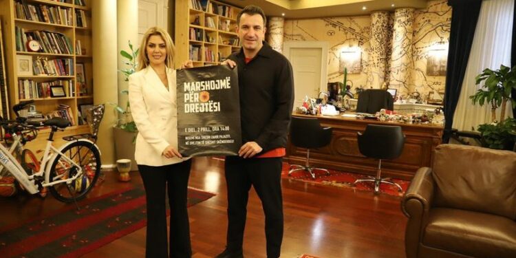 Erion Veliaj mbështetë Marshin për Drejtësi për krerët e UÇK-së në Hagë