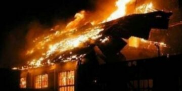 E rëndë: 14 kecër ngordhën nga shpërthimi i zjarrit në një shtallë në Suharekë