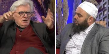 Historiani: Hoxhallarët po rrejnë, jo vjen Azraili, jo Xhebraili e nuk vjen asnjëri – shikoni si reagon Hoxha në studio