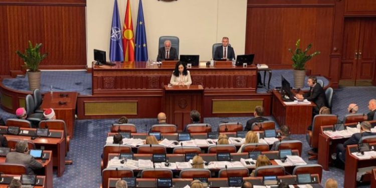 Osmani në Kuvendin e Maqedonisë së Veriut: Synimi i rradhës i Kosovës është anëtarësimi në BE dhe NATO