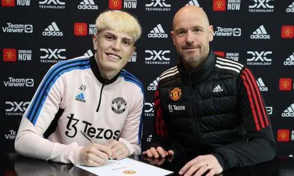 Alejandro Garnacho rinovon me Man Unitedin