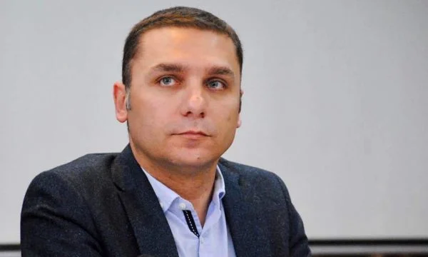 Kelmendi kërkon reagim nga BIK-u për sulmin ndaj Sylës: Dënoje sulmin! Përndryshe, i mvesh vetes autorësi!