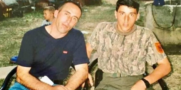 Ramush Haradinaj përkujton vëllain e tij Enverin: Vazhdojmë të jetojmë me kujtimin për ty