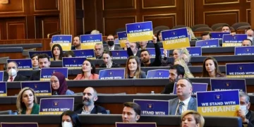 Kosova i ofroi mbështetje e miqësi, Ukraina abstenon