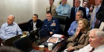 Fotot e papara kurrë më parë shfaqin tensionin në Shtëpinë e Bardhë në ditën kur u vra Bin Laden