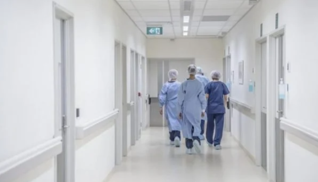 “Na kërkuan 600 euro”, rrëfehet qytetarja e Gjilanit që denoncoi mjekët
