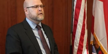 Ambasadori amerikan: Përpjekjet për pengim të zgjedhjeve do të kenë dënim të ndëkombëtarëve