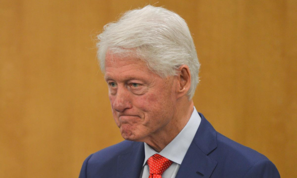 “Unë jam fajtor për pushtimin e Ukrainës nga Rusia”, Clinton: Ndihem shumë keq, i detyrova të…