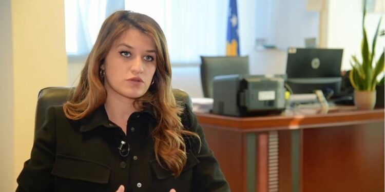 Zëvendësministrja e Infrastrukturës lajmërohet: Dje dhashë dorëheqje