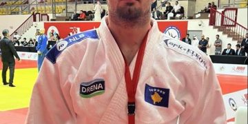 Xhudisti Shpati Zeka i argjendtë në Kuvajt