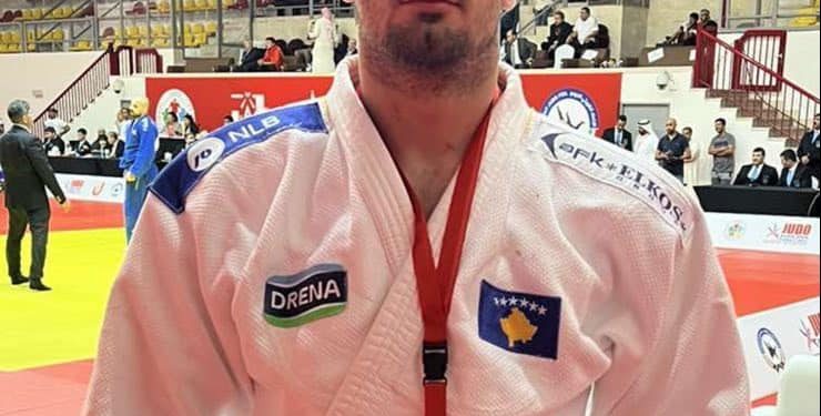 Xhudisti Shpati Zeka i argjendtë në Kuvajt