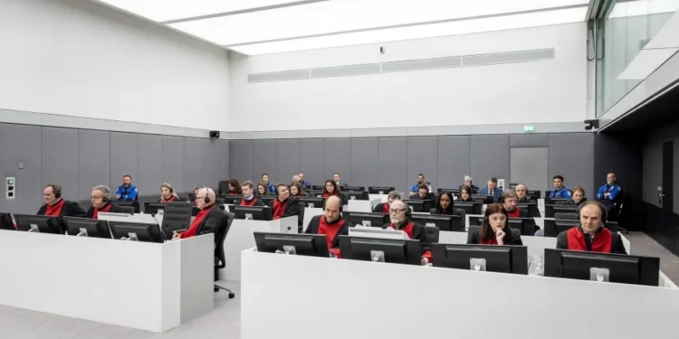 Hajredin Kuçi në ekipin mbrojtës të Kadri Veselit, po merr pjesë në gjykimin ndaj ish-krerëve të UÇK-së