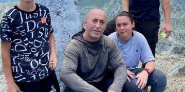 Haradinaj shkruan status për Ditën e Tokës