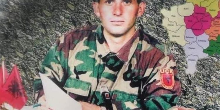 Sot 24 vite nga rënia heroike e Komandant Shemit, një historik i shkurtër për jetën e tij