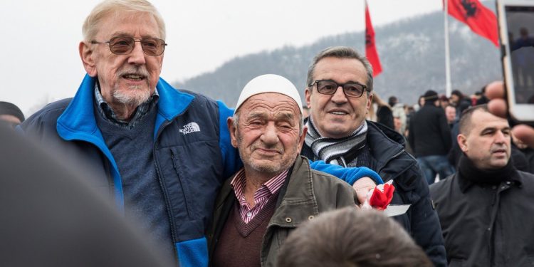 Walker i gatshëm të dëshmojë në Hagë për ish-krerët e UÇK-së