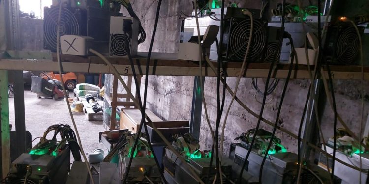 Konfiskohen 20 pajisje të kriptovalutave në Veri