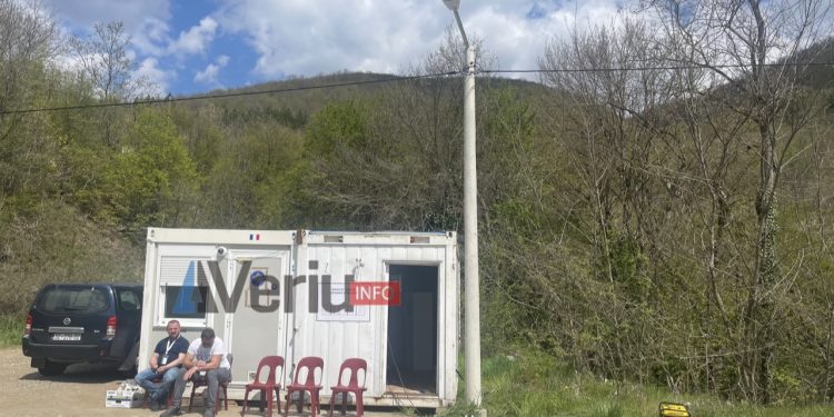 LAJMI I FUNDIT: Asnjë votues në qendrën e votimit në Velje Breg të Zubin Potokut