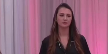 Kënga e Butrintit në sfond, Kiara befason me reagimin