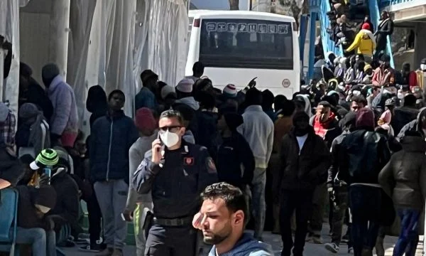 Italia shpall gjendjen e jashtëzakonshme për migrimin