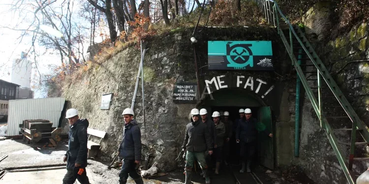 Vetëm 10 minatorë janë ende të ngujuar, pritet të dalin për gjysmë ore