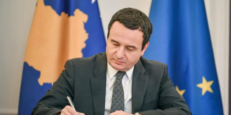 Kurti kujton të rënët në masakrën e Lybeniqit: ‘Çakejt’ pushkatuan foshnje, fëmijë e gra shtatzëna