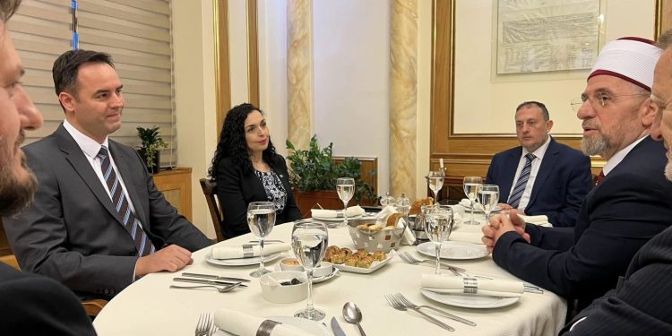 “Me kënaqësi i ftuam”, Konjufca e Osmani shtrojnë iftar për përfaqësuesit e BIK-ut