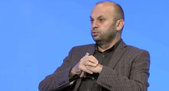 Përplasjet në Kuvend, Mushkolaj: Të gjithë deputetët tentuan të ndërhyjnë në drejtësi