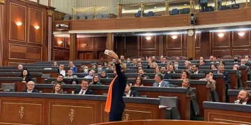 Pushtetit me 58 deputetë i vjen një goditje nga Zyra e BE: Është zhgënjyese…