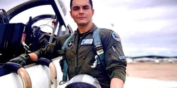 Kosovari Edmond Smajli, pilot i ushtrisë së Shteteve të Bashkuara të Amerikës