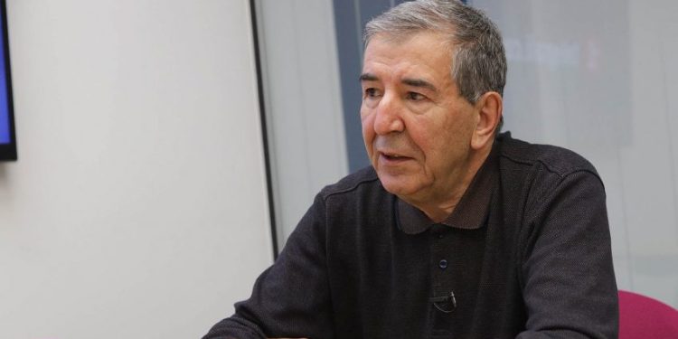 Pushkë me dylbi, 56 fishekë, revole… Gjykata dënon Avni Deharin për arsenalin e armëve që mbante në shtëpi