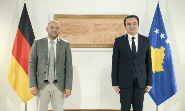 Marrëveshja me Serbinë, Kurti takoi emisarët e Gjermanisë dhe Austrisë