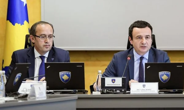 Krasniqi e LDK-së kritikon Kurtin: Hoti për një vit qeverisje hyri në Shtëpi të Bardhë, mori një njohje