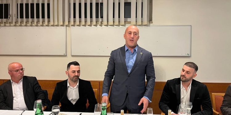 Haradinaj në Austri, viziton djemtë e dëshmorit të parë të UÇK-së në Rahovec