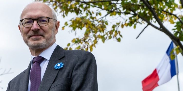 Ambasadori francez thotë se zgjedhjet me kaq pak votues nuk sjellin zgjidhje politike