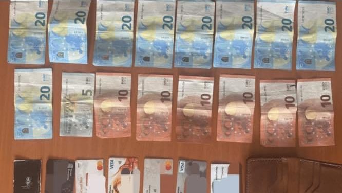 Polici kosovar e gjen një kuletë me para e dokumente, i kthehet pronarit
