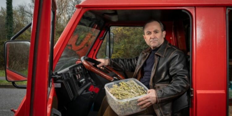 Policia britanike e arrestoi shqiptarin me dyshimin se kishte marihuanë në vend të çajit, reagon Rama
