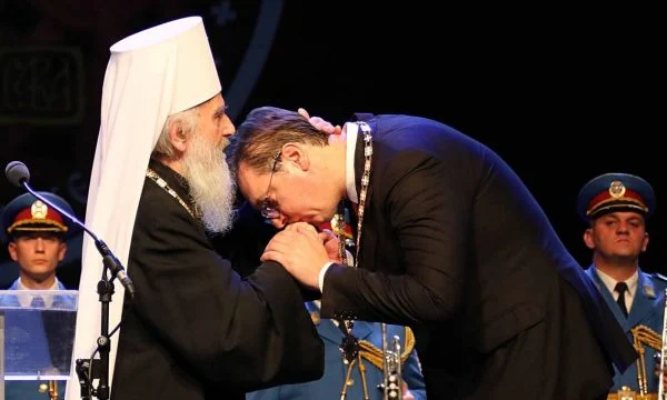 Nuk e thanë asnjë fjalë për Marrëveshjen me Kosovën, si ia doli Vuçiqi ta heshtë Kishën Ortodokse Serbe
