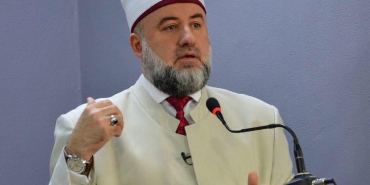 Imami kosovar: S’e kam besuar që vjen koha me pa kësi lakuriqësie te rinia e Kosovës