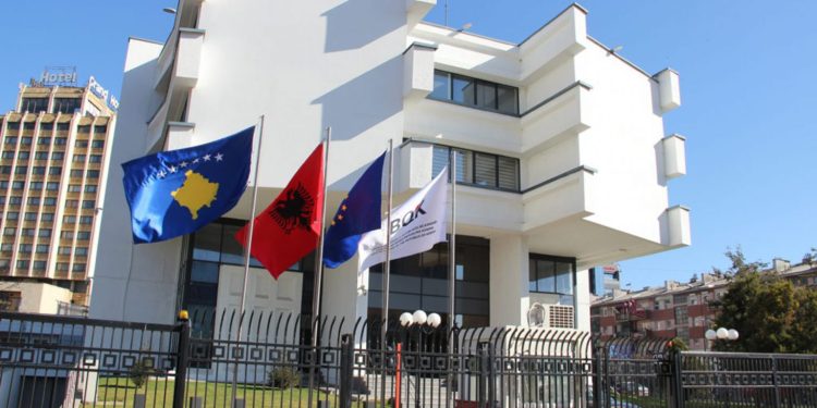 BQK-ja paralajmëron rënie të normave të interesit në kredi