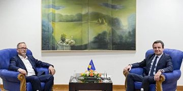 Krasniqi: Kurti të deklarohet për arrestimin e mikut dhe bashkëpartiakut të tij, për abuzimet në sektorin e energjisë