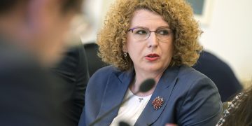 Hajdari: Mbi 720 milionë euro investime direkte gjatë 2022-ës, ulet bilanci tregtar