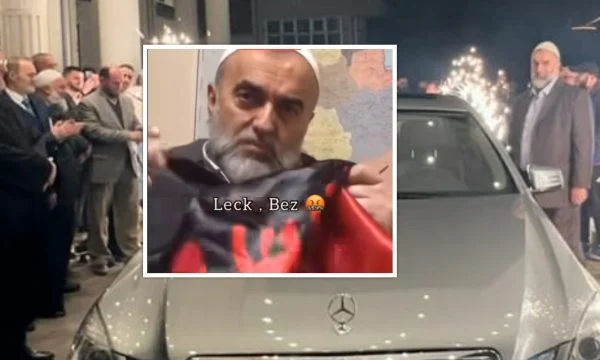 “Leckë, harrën”, Hoxha që u bë me Mercedes e përdhos flamurin për të cilin shqiptarët u dergjën burgjeve