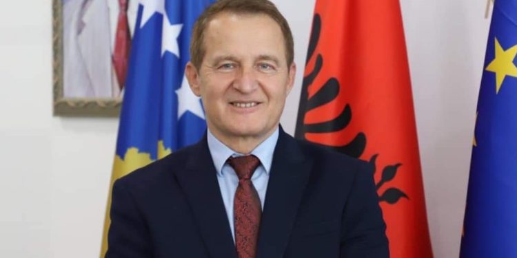 Kryetari Ferit Idrizi uron qytetarët për Festën e Fitër Bajramit