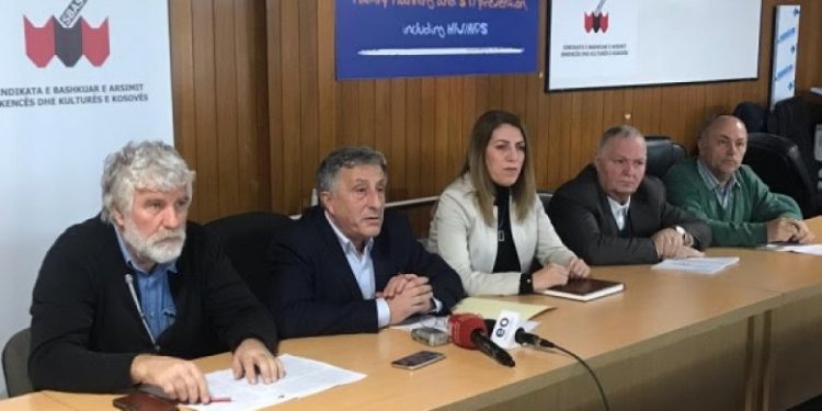 Pse SBASHK-u po kundërshton testimin e mësimdhënësve?