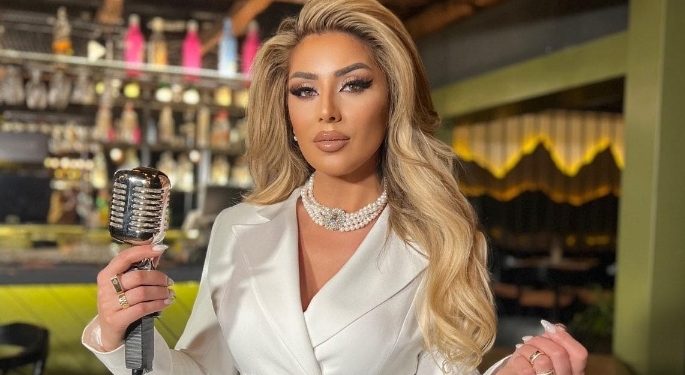 Këngëtarja e njohur Lendita Selimi s’ka të ndalur, publikon këngën “Larg teje moj nënë”