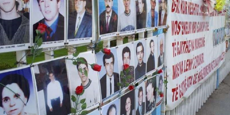Familjarët e të pagjeturve kërkojnë më shumë trysni ndaj Serbisë