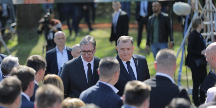 Dodik para Vuçiqit: Serbët duhet të jenë në një vend, ne do të bashkohemi