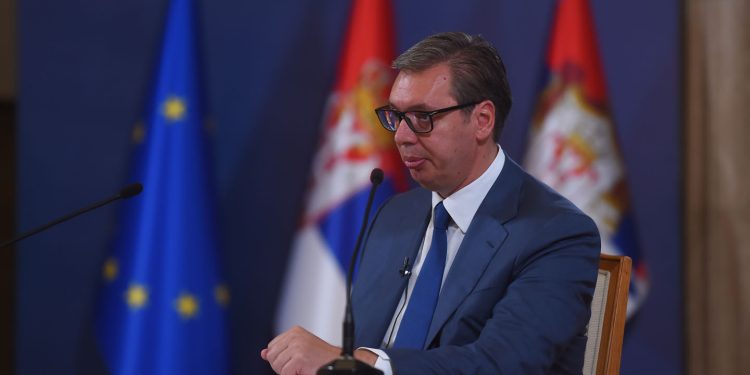 Vuçiq zbulon prapaskenat: E dinim që Kosova kishte shumicën në KiE, s’mund të bënim asgjë