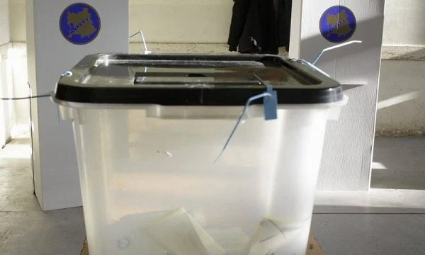 Asnjë votues deri tani në qendrën e votimit në Jarinjë